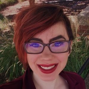 Meet your Posher, Elise